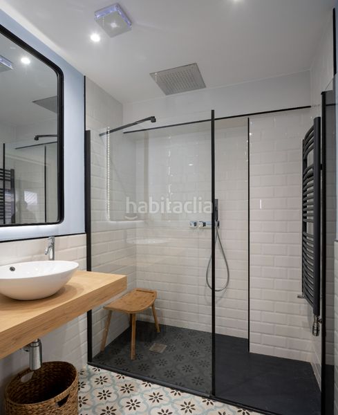 Foto 3766c745-bbed-4cd5-94ab-fb5be9df8952. Àtic amb xemeneia calefacció piscina a Larrea - San Juan de Dios - Peñota Santurtzi