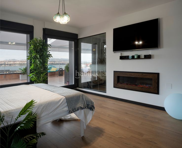 Foto 4837236d-0b57-403f-a8ce-1c9d5ffe85e5. Àtic amb xemeneia calefacció piscina a Larrea - San Juan de Dios - Peñota Santurtzi