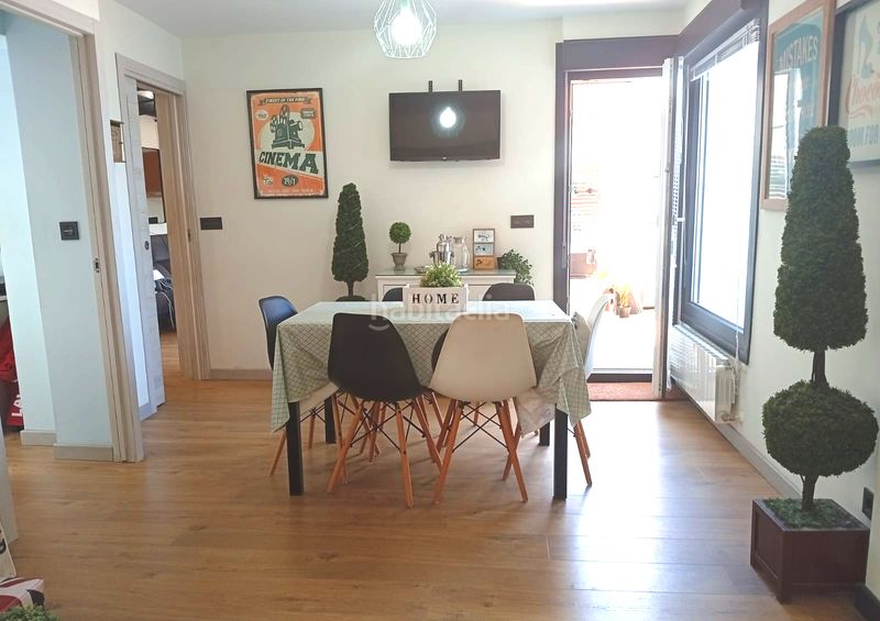 Foto 497006dd-5e74-430b-880d-30115d5dcb66. Àtic amb xemeneia calefacció piscina a Larrea - San Juan de Dios - Peñota Santurtzi