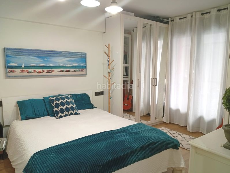 Foto 4b2a0761-6e80-4159-90c2-917087543e7d. Àtic amb xemeneia calefacció piscina a Larrea - San Juan de Dios - Peñota Santurtzi