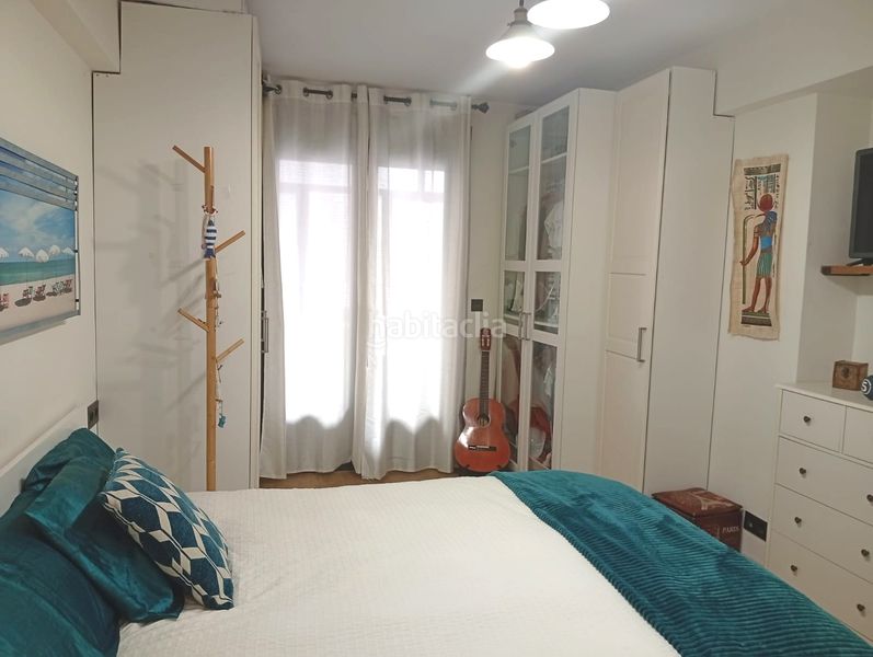 Foto 4f24e2b7-c4f6-4da8-be7a-0b8d36dcbf28. Àtic amb xemeneia calefacció piscina a Larrea - San Juan de Dios - Peñota Santurtzi