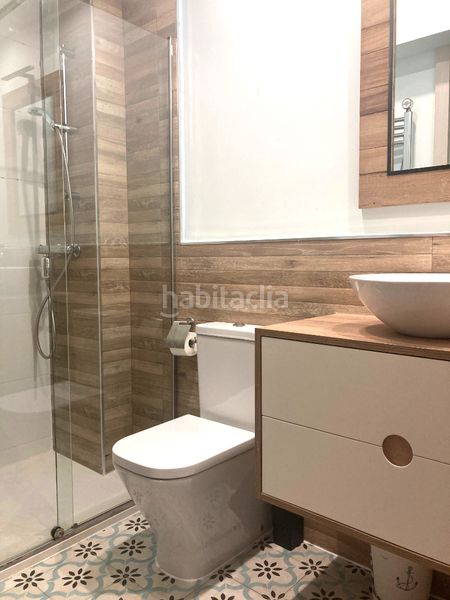 Foto 50039155-c2e2-48ec-bf99-0e39a355c1ed. Àtic amb xemeneia calefacció piscina a Larrea - San Juan de Dios - Peñota Santurtzi