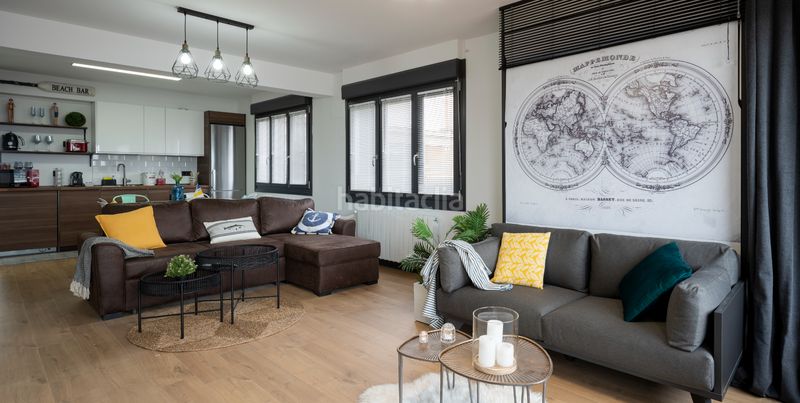 Foto 6ddbd985-fe6f-4abc-8032-50780ca90dc0. Àtic amb xemeneia calefacció piscina a Larrea - San Juan de Dios - Peñota Santurtzi