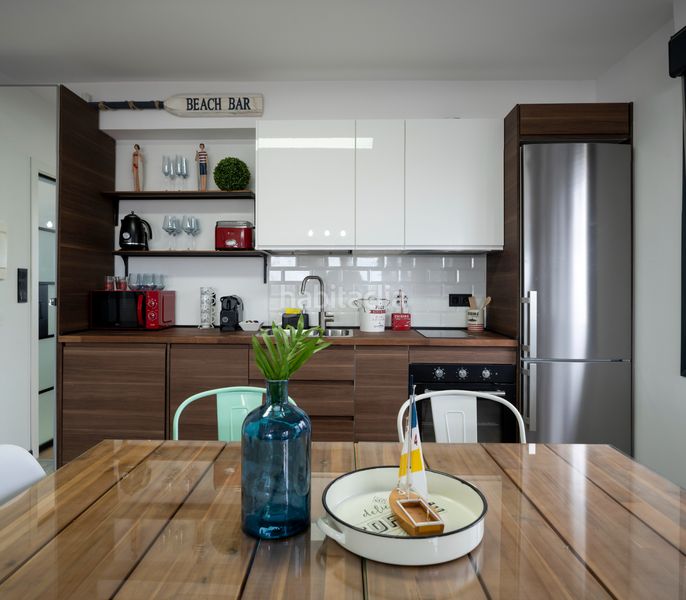 Foto 6f1cf327-0c01-4056-95ee-fae757f458c9. Àtic amb xemeneia calefacció piscina a Larrea - San Juan de Dios - Peñota Santurtzi