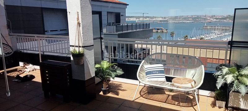 Foto 7f1432d5-a83e-4a54-9359-7ead555d122c. Àtic amb xemeneia calefacció piscina a Larrea - San Juan de Dios - Peñota Santurtzi