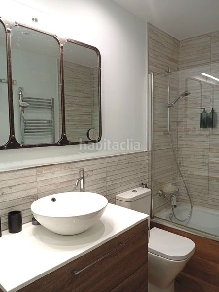 Foto d1ea1995-e7db-4b55-bb32-6ad6a05c8fe7. Àtic amb xemeneia calefacció piscina a Larrea - San Juan de Dios - Peñota Santurtzi