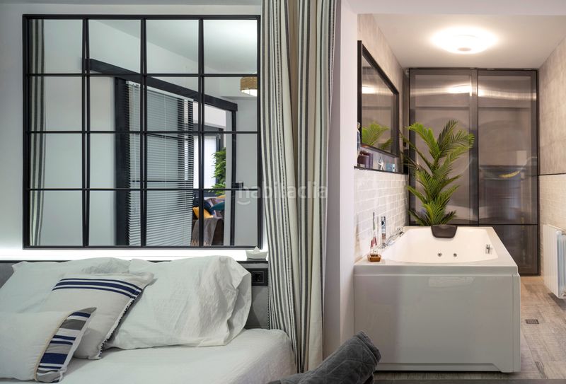 Foto d4750adc-b915-43ed-8c14-985655e069e6. Àtic amb xemeneia calefacció piscina a Larrea - San Juan de Dios - Peñota Santurtzi