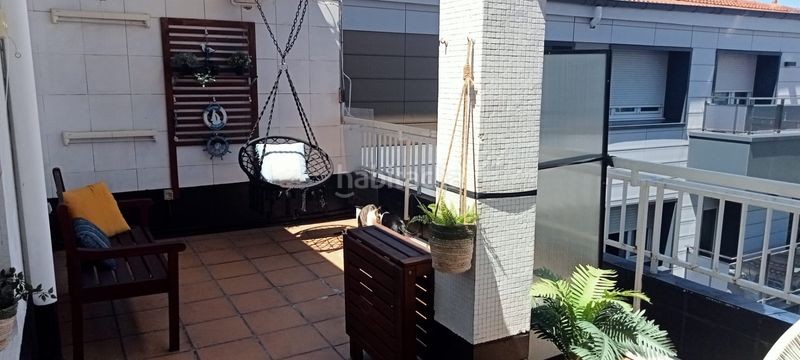 Foto fe93aa32-3e59-479b-b116-e0d06c699ef7. Àtic amb xemeneia calefacció piscina a Larrea - San Juan de Dios - Peñota Santurtzi