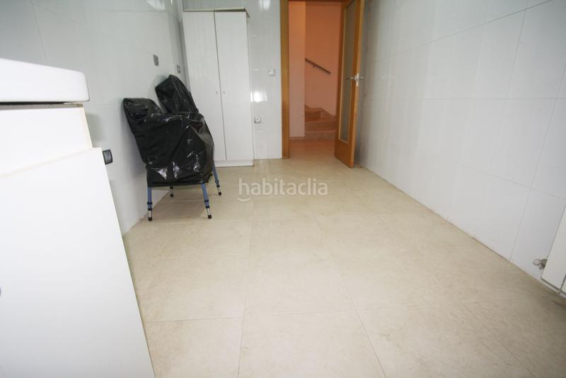 Foto 6a12cd8f-ee0e-4420-bce7-ffbdcaa74431. Casa adossada amb calefacció aparcament a Facultad de Medicina Albacete