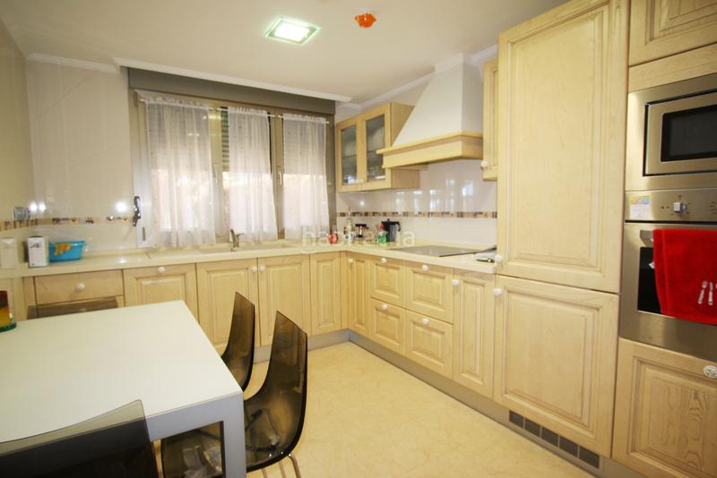 Foto ad5b4aac-1f79-453d-be51-1cfcec132eb9. Casa adossada amb calefacció aparcament a Facultad de Medicina Albacete