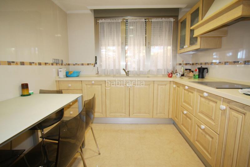 Foto bb22dc61-4775-4fd0-b9bf-27241cb49558. Casa adossada amb calefacció aparcament a Facultad de Medicina Albacete