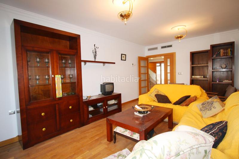 Foto e82ee1bc-4487-4d22-9cdf-6524661beae0. Casa adossada amb calefacció aparcament a Facultad de Medicina Albacete