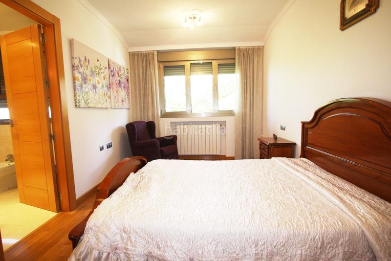 Foto ebf0dd07-b973-4adc-bfc3-00f497aa8e69. Casa adossada amb calefacció aparcament a Facultad de Medicina Albacete