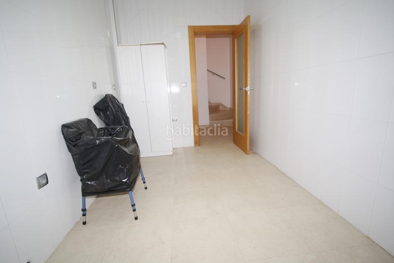 Foto f472abf6-2b5c-4af0-a016-a467e1ae32eb. Casa adossada amb calefacció aparcament a Facultad de Medicina Albacete