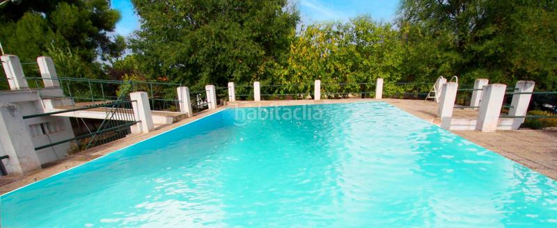 Foto f8f230fe-574e-441b-aba3-3e60af9fb17e. Xalet amb xemeneia calefacció aparcament piscina a Albacete