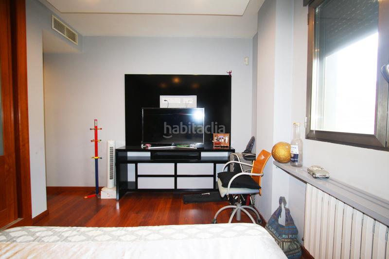 Foto 0d060a54-a405-40c0-a95d-173e42d13400. Xalet amb xemeneia aparcament piscina a Alto de los Molinos Albacete