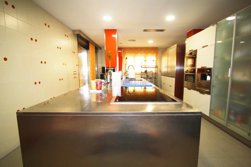 Foto 402a2b25-dfbd-46a2-96a7-db2e1dc5f879. Xalet amb xemeneia aparcament piscina a Alto de los Molinos Albacete