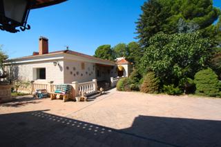 Chalet in San Pedro. Gran chalet para vivir todo el años en carretera las peñas