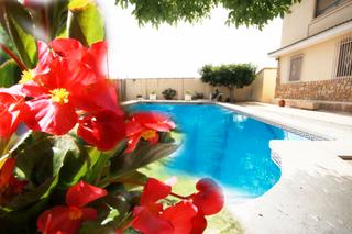 Chalet en San Pablo. Gran chalet con piscina privada, pista de tenis, terraza e inmej