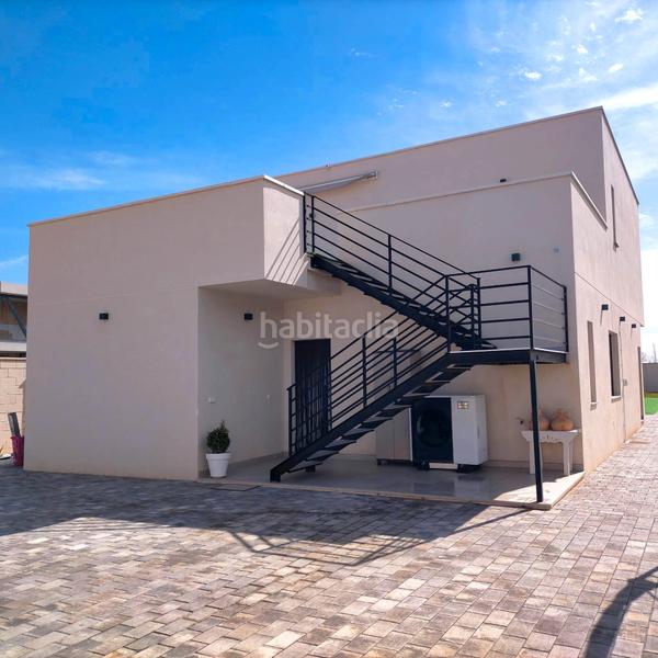 Foto 2da98492-579d-4bf4-8496-ca5fe8b06376. Chalet ¡¡ te presentamos un chalet moderno concebido con mucho cariño y amor para toda tu tu familia !! en Albacete