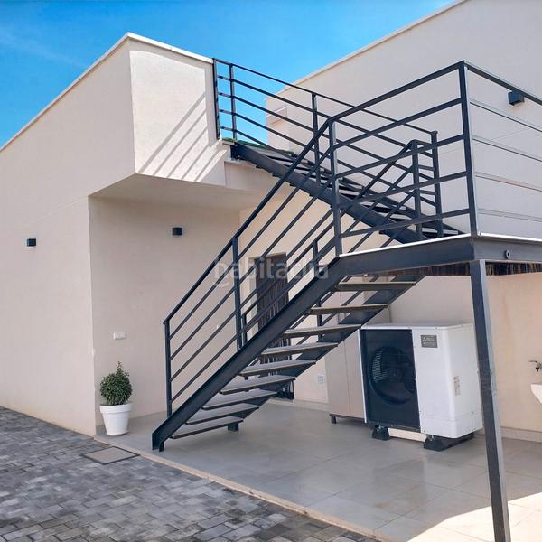 Foto a7d36c69-0e15-451b-8d7a-787118a83bc0. Chalet ¡¡ te presentamos un chalet moderno concebido con mucho cariño y amor para toda tu tu familia !! en Albacete