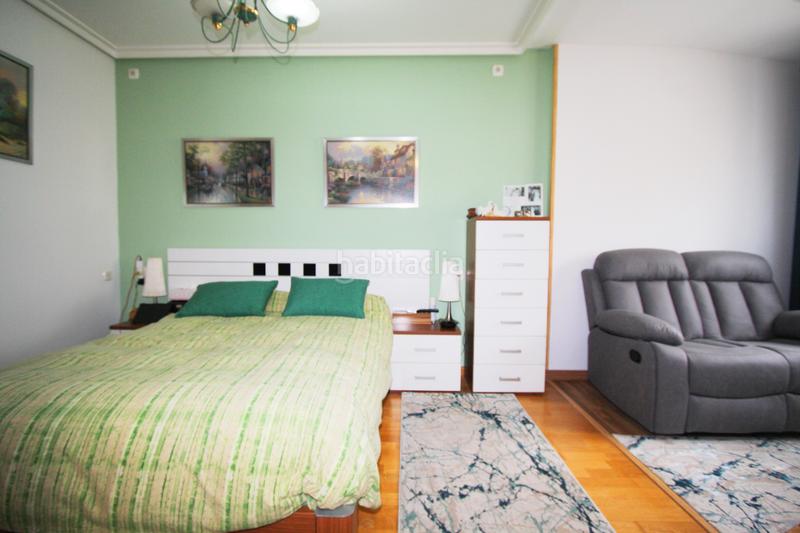 Foto 2bbe8142-68a1-4bf1-ba58-ed51d4e6a501. Casa adossada amb calefacció a Facultad de Medicina Albacete