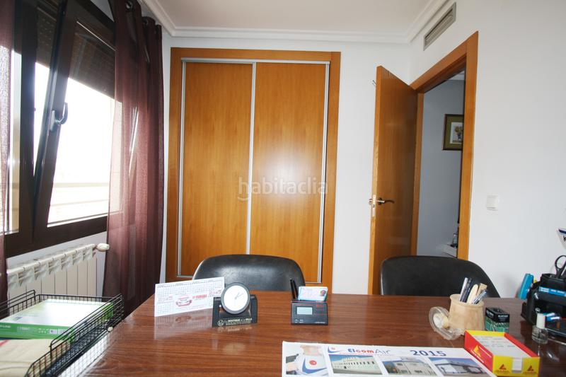 Foto f24e0d2a-a525-45d4-ba66-57e00b445e7f. Casa adossada amb calefacció a Facultad de Medicina Albacete