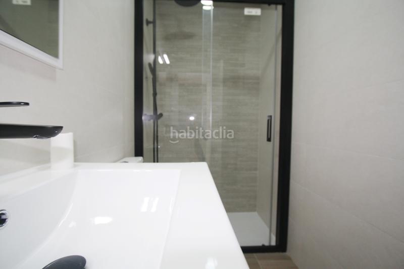 Foto 2c70f196-d0d4-4e85-be0d-55959d688309. Casa adossada a calle rafael requena 10 a Gineta (La)
