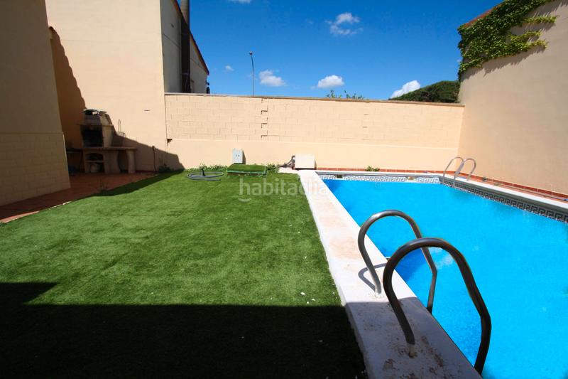 Foto a8c54846-e3a1-4e3c-bebb-05696a9aec5c. Casa adossada a calle rafael requena 10 a Gineta (La)