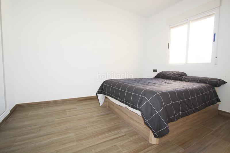 Foto b17b6c4b-0ef3-489f-bb0c-e3c664525b23. Casa adossada a calle rafael requena 10 a Gineta (La)