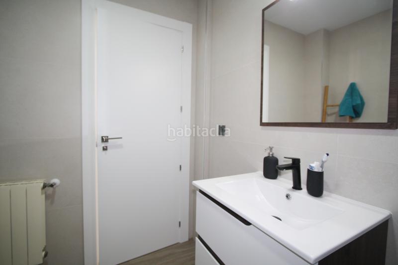 Foto b3ebd8c3-efdd-42d9-b3dc-a2a1c87941fe. Casa adossada a calle rafael requena 10 a Gineta (La)