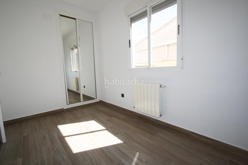 Foto bacc37bf-2c90-4235-b040-b919e9b220a4. Casa adossada a calle rafael requena 10 a Gineta (La)