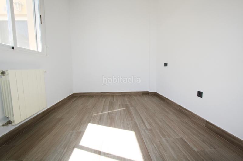 Foto e6e047f8-2b51-4e38-aac9-b5bf0ad78023. Casa adossada a calle rafael requena 10 a Gineta (La)