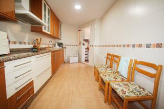 Etagenwohnung in Ensanche - Franciscanos. Exclusivo piso con patio para entrar
