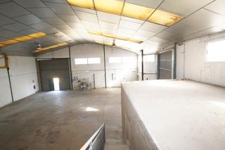 Fabrikhalle in Pedanías - Extrarradio. Vendo nave con entradas para camiones a dos calles