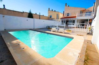 Chalet à Calle benjamín palencia 28. Chalet de lujo con todo habitable ya