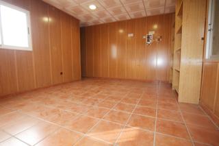 Nave industrial en Pedanías - Extrarradio. Vendo nave con entradas para camiones a dos calles