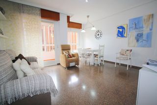 Flat in Calle pérez galdós 27. Piso zona semi-centro