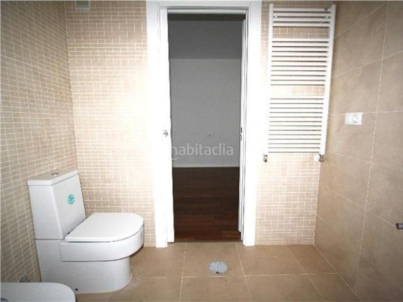 Foto db37f786-8d4b-4bb6-8eed-9bded12bb1c3. Piso en Centro Albacete