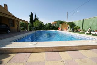 Chalet in Pedanías - Extrarradio. Magnifico chalet para vivir todo el año en suelo urbano y excele