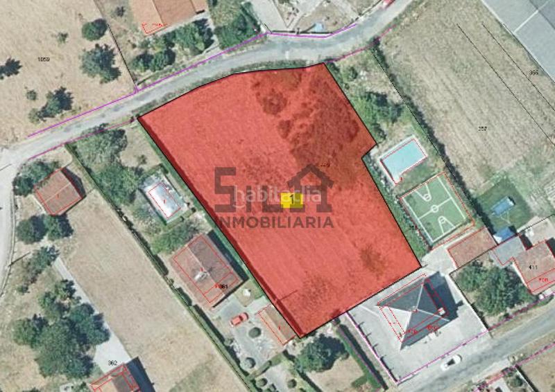 Foto b1729228-7183-4fe2-9271-4860444cfda7. Residential plot in Amoeiro