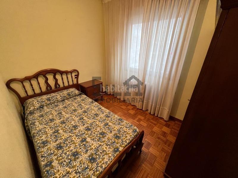 Foto c599f949-b86a-438c-9d18-3d7a4a229321. Location appartement avec chauffage dans Universidad Ourense