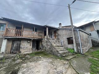 Casa  Lg. outeiro de melias