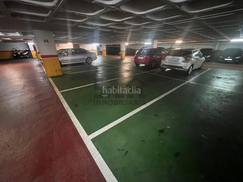 Foto ca8e973a-b376-495b-832a-c9b937b0db57. Parking coche en Centro Ourense
