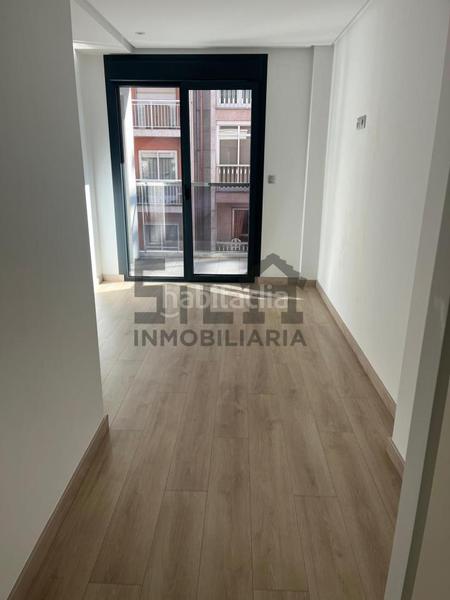 Foto a1588af3-8a67-4fd4-bac3-2209a3bd4aba. Alquiler piso en Centro Ourense