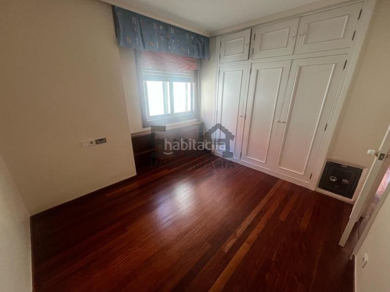 Foto b5bd4ee2-56fd-434e-b1eb-ad48d31d6927. Piso en Centro Ourense