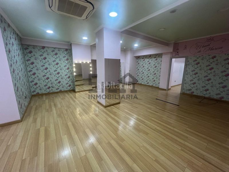 Foto 3d0c7b4d-0e93-4423-8ac0-2283b4ebd43c. Local comercial a Centro Ourense