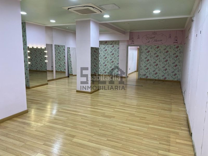 Foto ba7e77cd-78c1-4ee4-b1dd-3c05ed10b10d. Local comercial a Centro Ourense