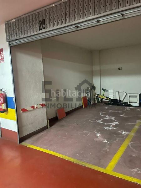 Foto ead8f2ef-6cb2-4aea-889b-9bfeff0ba322. Aparcament cotxe a Centro Ourense
