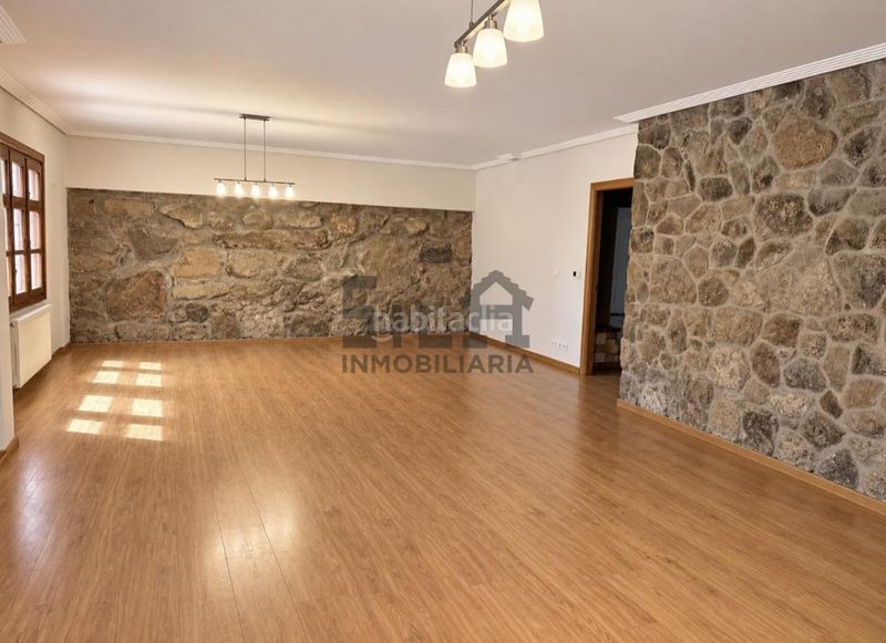 Foto 982cdc13-f8d6-40aa-8478-5a36a914689a. Casa amb calefacció aparcament a Coles